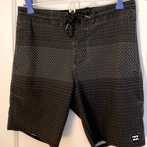 Billabong Tribong Lo Tide 17 inch Boardshort Swim Trunks NWOT